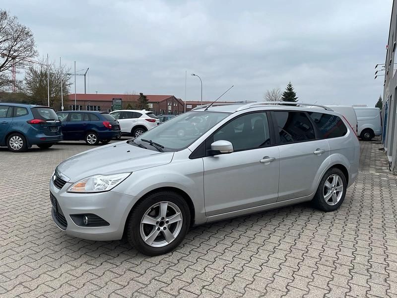 Usata Ford Focus 105 CV (77 kW) 2010 Argento Station wagon
