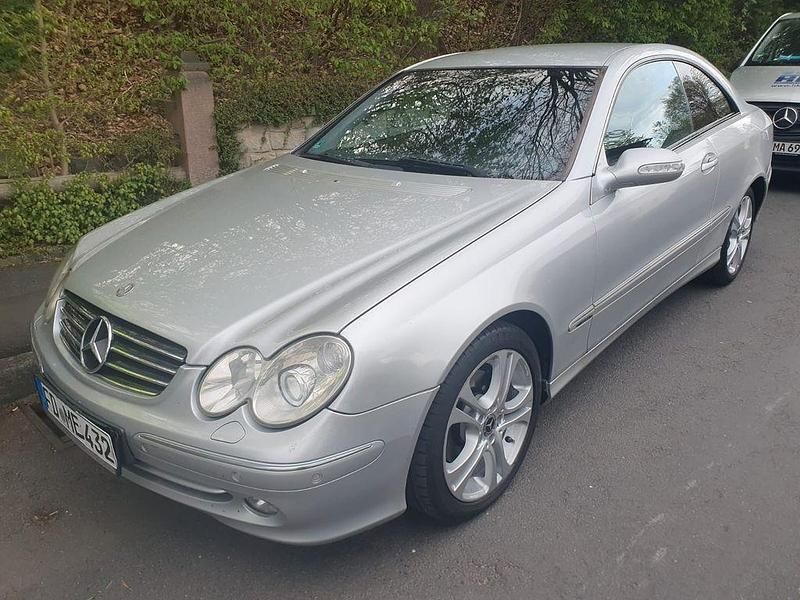 Silber Gebraucht 2005 Mercedes CLK320 Avantgarde Coupé | 4.299 € (Fairer Preis) - Bild 1/4