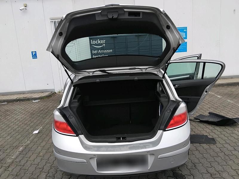 Usata Opel Astra 125 CV (91 kW) 2005 Argento Utilitaria