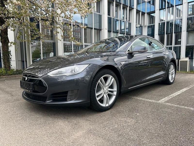 Second-hand Tesla Model S 244 kW (332 CP) 2015 Gri Hatchback