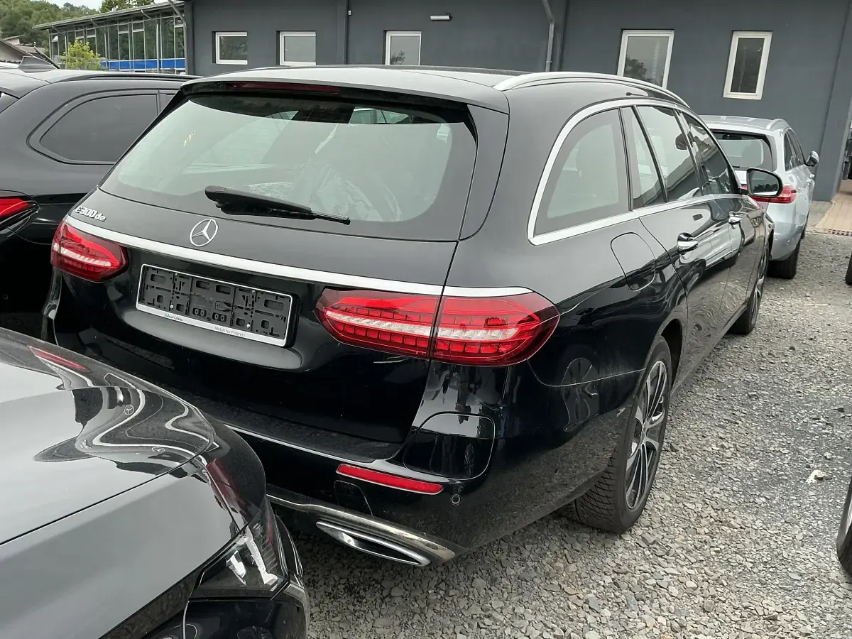 Gebraucht Mercedes E300 306 PS (225 kW) 2022 Schwarz Kombi