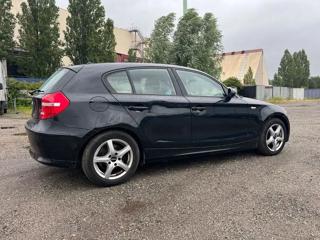 Gebraucht BMW 118 Sport Line 143 PS (105 kW) 2008 Schwarz Kleinwagen