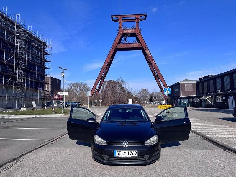 Gebraucht VW Golf VII Comfortline 86 PS (63 kW) 2014 Schwarz Limousine