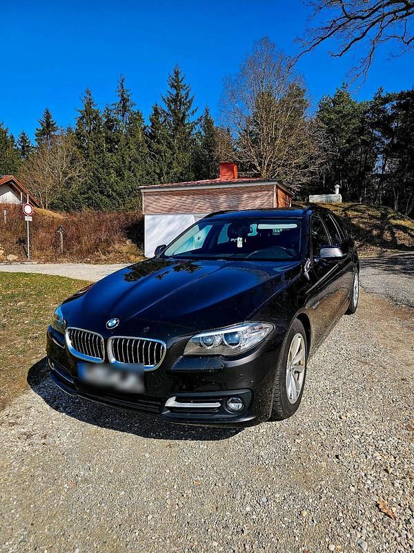 Gebraucht BMW 520 190 PS (139 kW) 2015 Braun Kombi