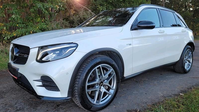 Weiß Gebraucht 2016 Mercedes GLC43 AMG AMG SUV | 34.990 € (Fairer Preis) - Bild 1/4