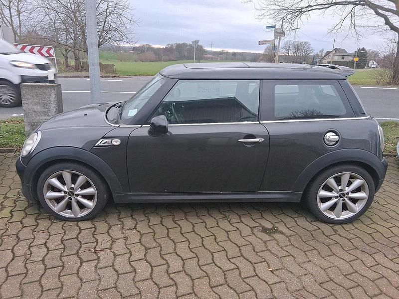 Grau Gebraucht 2011 Mini Cooper S Kleinwagen | 4.550 € (Guter Preis) - Bild 1/4