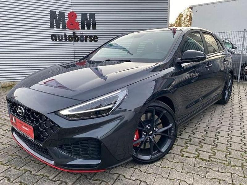 Grau Gebraucht 2024 Hyundai i30 N Performance Limousine | 33.900 € (Fairer Preis) - Bild 1/4