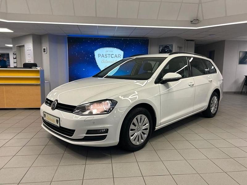 Weiß Gebraucht 2014 VW Golf VII Trendline Kombi | 6.800 € (Fairer Preis) - Bild 1/4