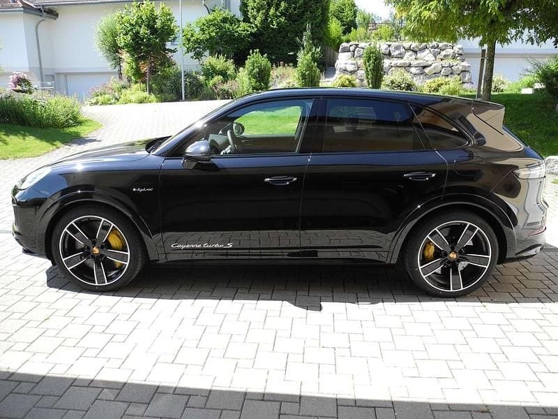 Schwarz Gebraucht 2020 Porsche Cayenne Turbo S SUV | 93.500 € (Superpreis) - Bild 1/4