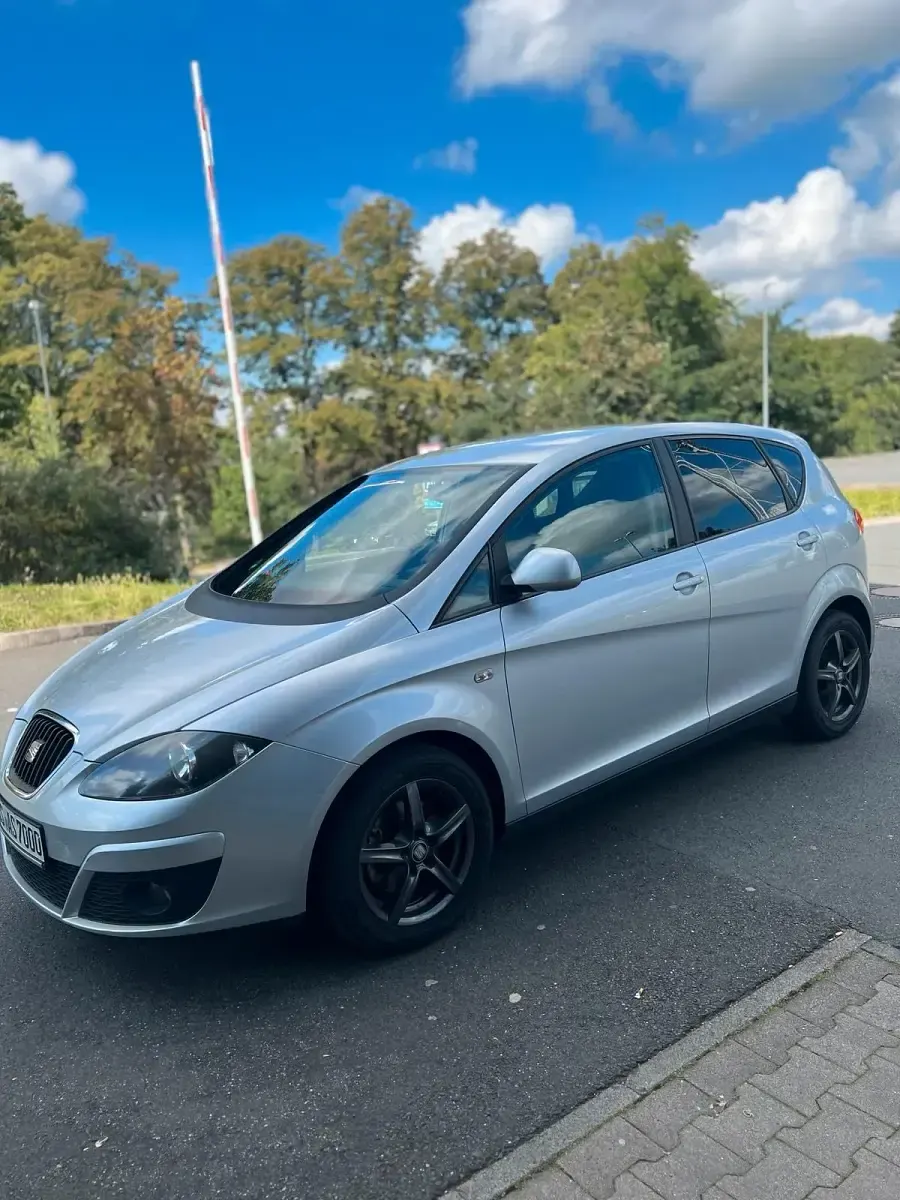 Occasion Seat Altea 104 ch (76 kW) 2011 Argent Berline