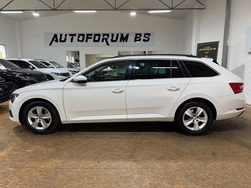 Gebraucht Skoda Superb 150 PS (110 kW) 2021 Weiß Kombi