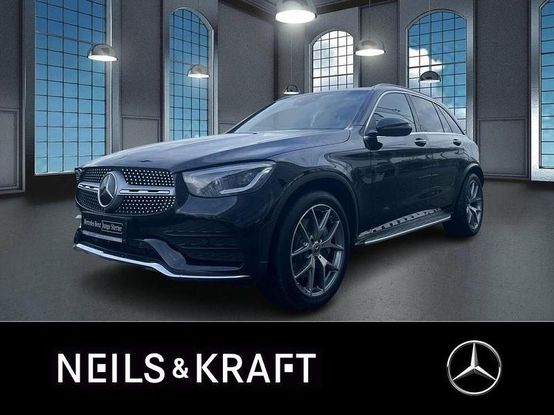 Schwarz Gebraucht 2021 Mercedes GLC300 AMG SUV | 42.450 € (Etwas zu teuer) - Bild 1/4