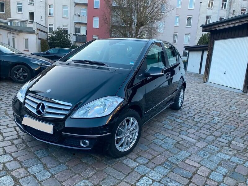 Schwarz Gebraucht 2011 Mercedes A160 Van / Kleinbus | 5.700 € (Fairer Preis) - Bild 1/3