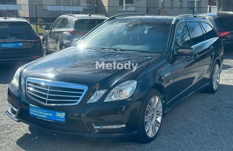 Gebraucht Mercedes E220 AMG line 170 PS (125 kW) 2012 Schwarz Kombi