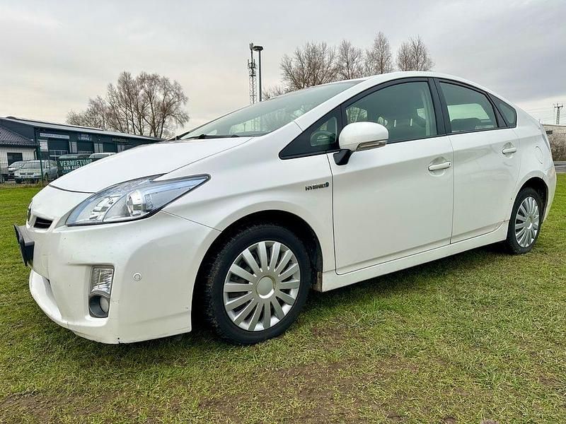 Weiß Gebraucht 2010 Toyota Prius Life Limousine | 5.700 € (Guter Preis) - Bild 1/4