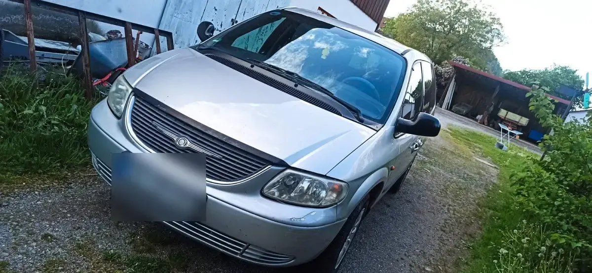 Gebraucht Chrysler Voyager 143 PS (105 kW) 2001 Silber Van / Kleinbus