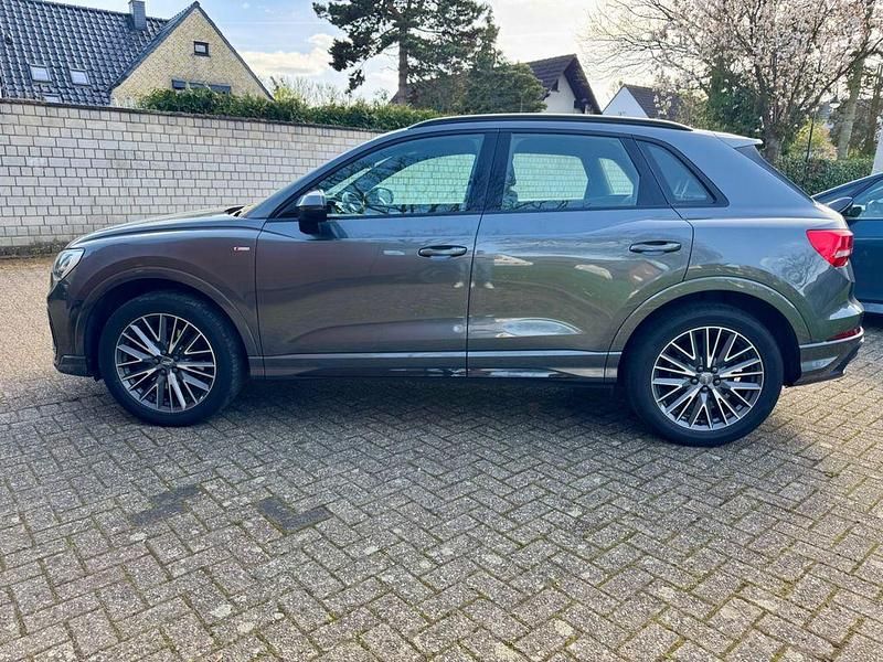Gebraucht Audi Q3 S-Line 190 PS (139 kW) 2019 Grau SUV
