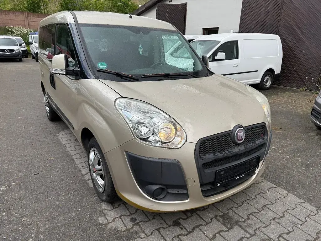 Occasion Fiat Doblò 90 ch (66 kW) 2011 Beige Monospace
