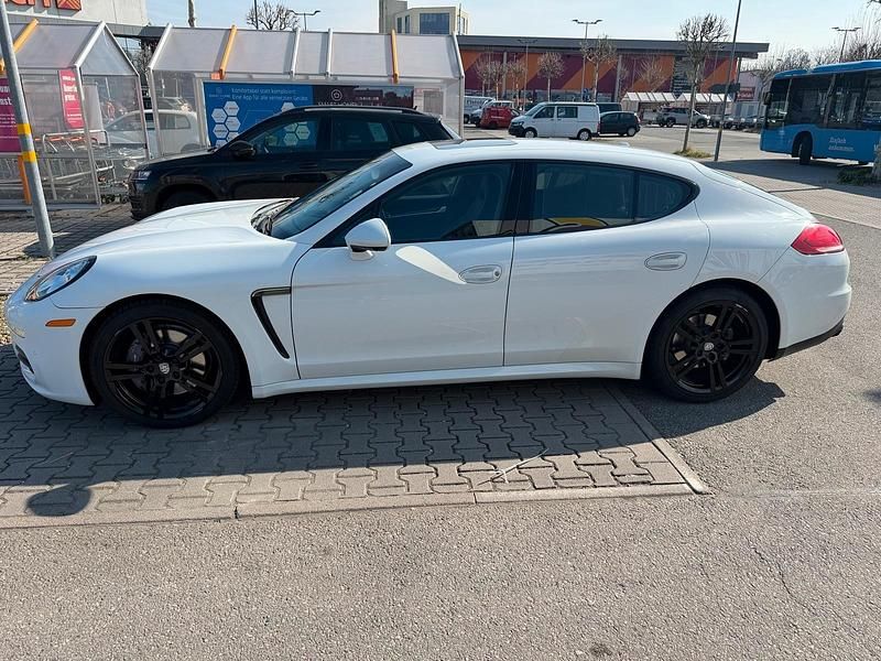 Gebraucht Porsche Panamera 310 PS (228 kW) 2016 Weiß Kleinwagen