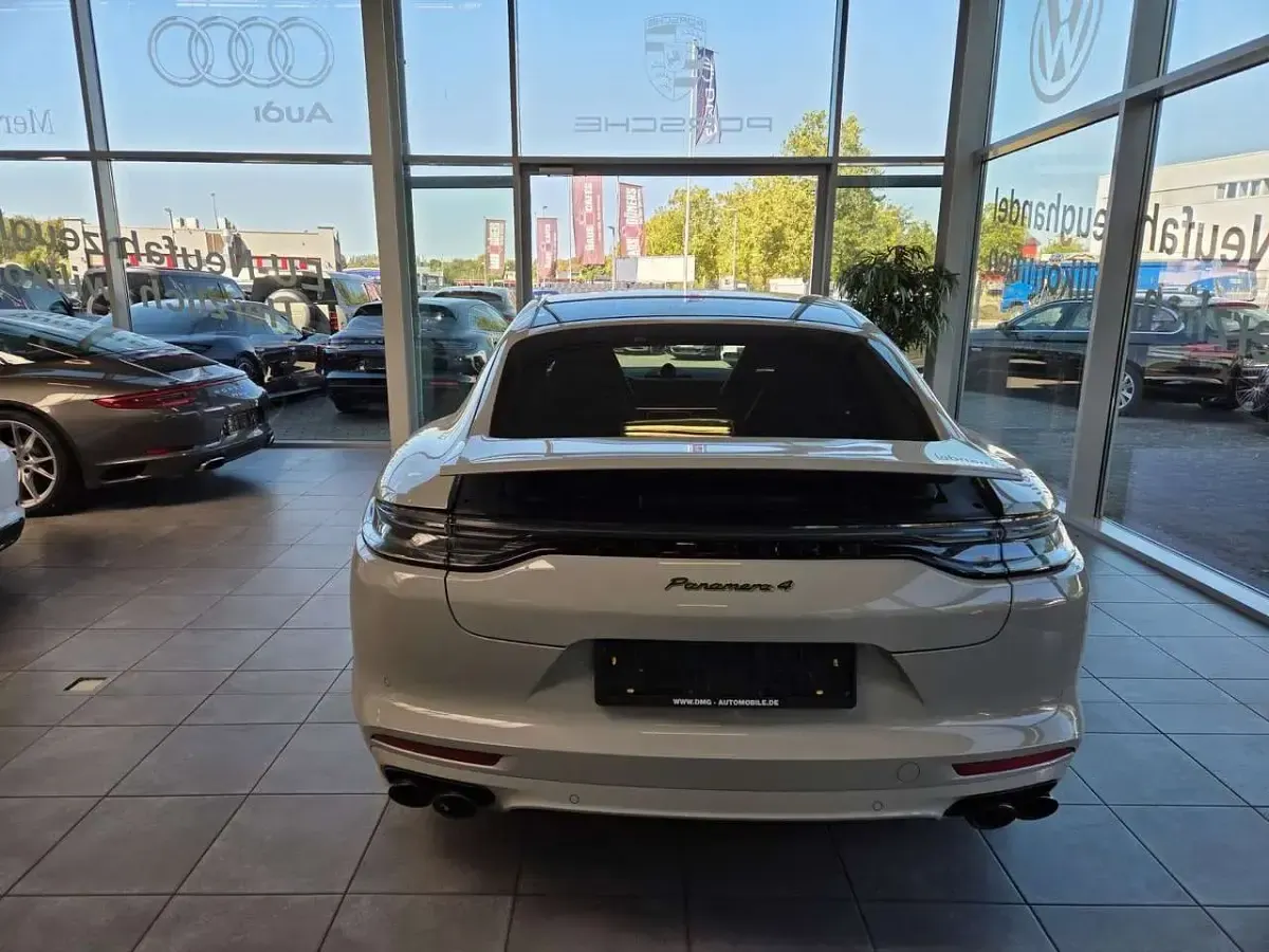 Gebraucht Porsche Panamera 4 E-Hybrid 462 PS (339 kW) 2022 Racetrackgrey/kreide/ Kleinwagen