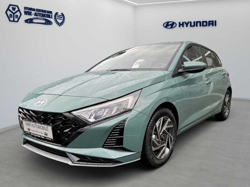 Grün Neu 2025 Hyundai i20 Trend Limousine | 23.580 € (Etwas zu teuer) - Bild 1/3