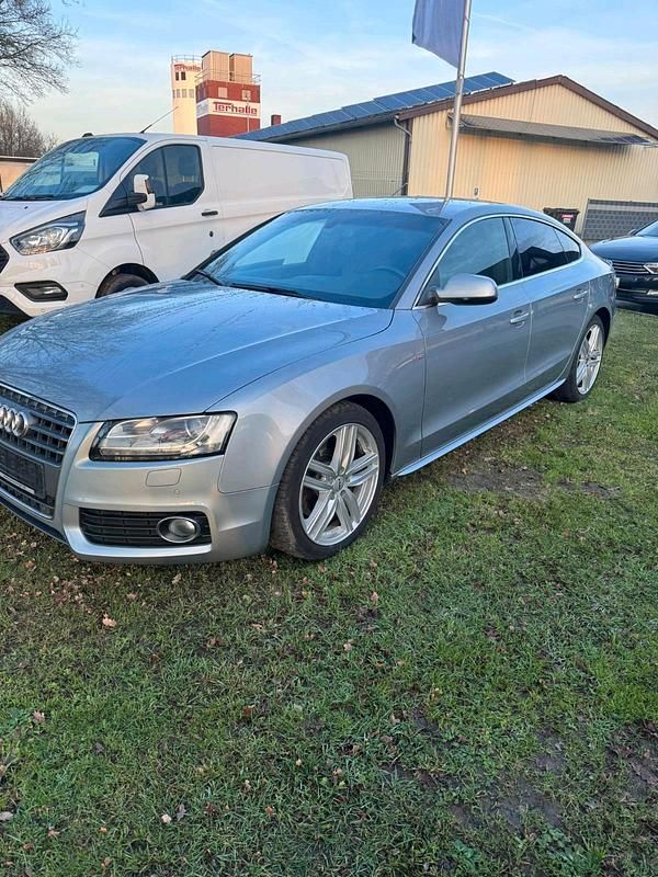 Grau Gebraucht 2011 Audi A5 S-Line Limousine | 9.950 € (Guter Preis) - Bild 1/4