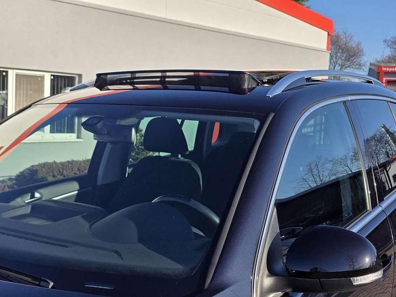 Gebraucht VW Tiguan 140 PS (102 kW) 2012 Deep black perleffekt SUV