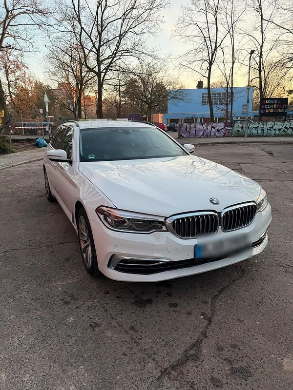 Gebraucht BMW 520 Luxury Line 190 PS (139 kW) 2018 Weiß Kombi