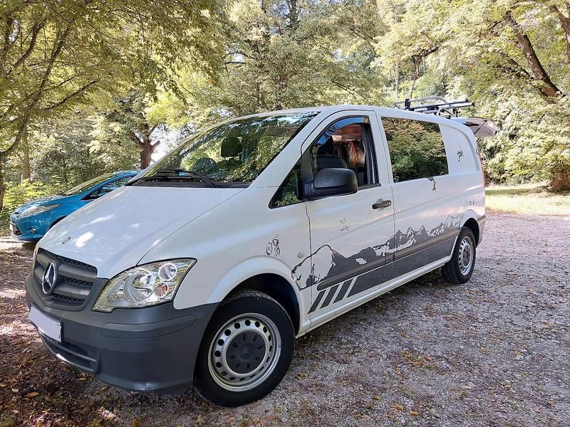 Weiß Gebraucht 2014 Mercedes Vito Van / Kleinbus | 18.000 € - Bild 1/4