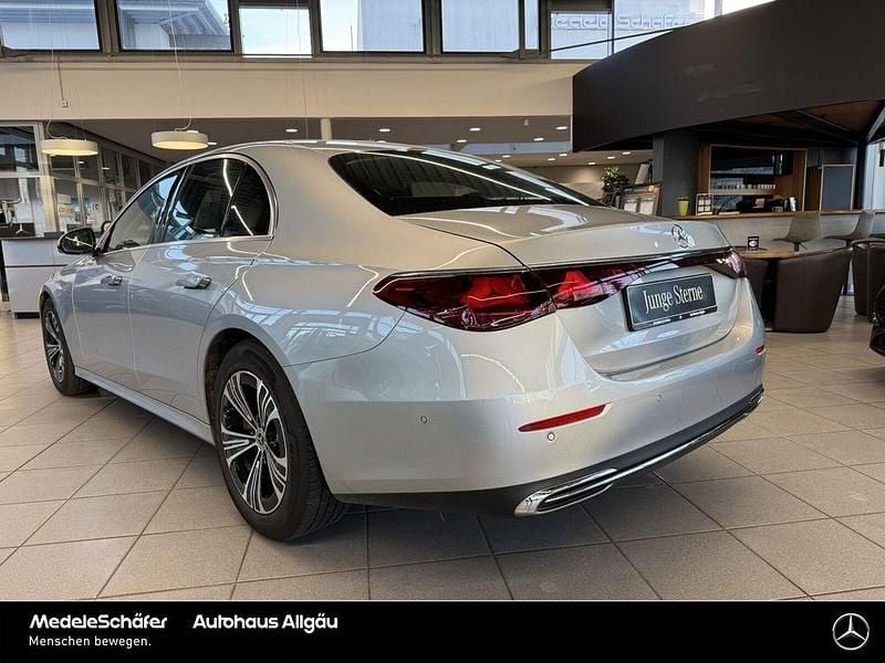 Gebraucht Mercedes E450 Avantgarde 381 PS (280 kW) 2024 Lack hightechsilber Limousine