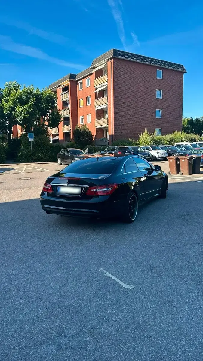 Gebraucht Mercedes E350 265 PS (194 kW) 2011 Schwarz Coupé