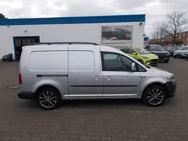 Gebraucht VW Caddy Maxi 150 PS (110 kW) 2018 Reflexsilber metallic (metallic) Van / Kleinbus