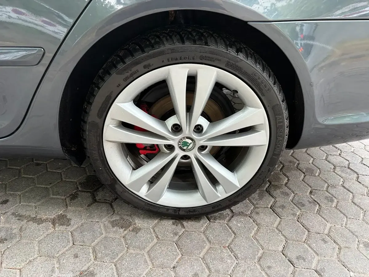 Gebraucht Skoda Octavia RS 200 PS (147 kW) 2010 Grau Kombi
