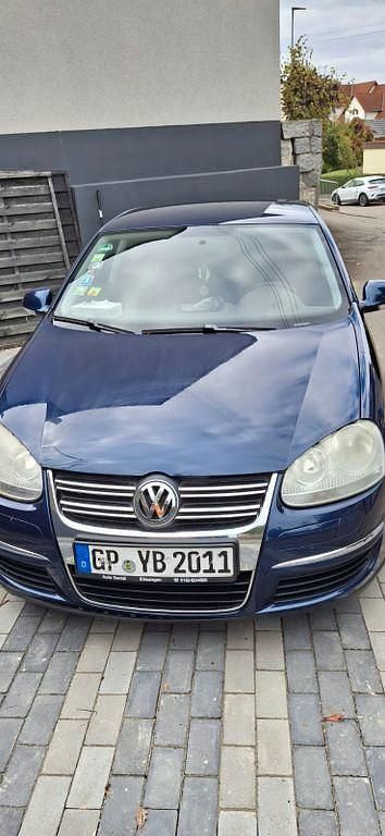 Gebraucht VW Jetta Trendline 105 PS (77 kW) 2009 Limousine