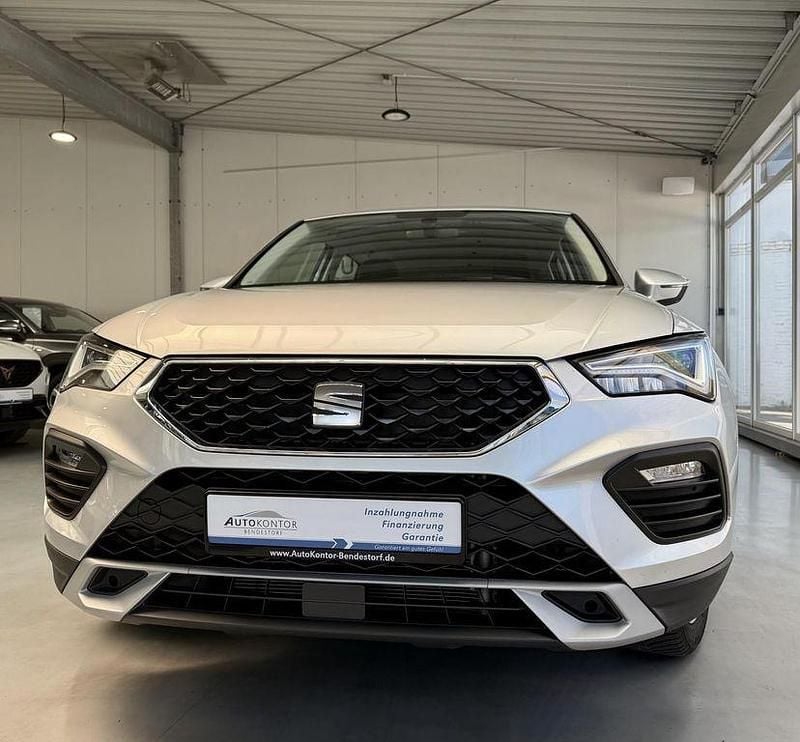 Reflexsilber Gebraucht 2024 Seat Ateca Style SUV | 22.970 € (Superpreis) - Bild 1/4