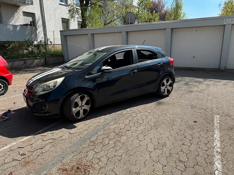 Gebraucht Kia Rio Spirit 109 PS (80 kW) 2013 Schwarz Kleinwagen