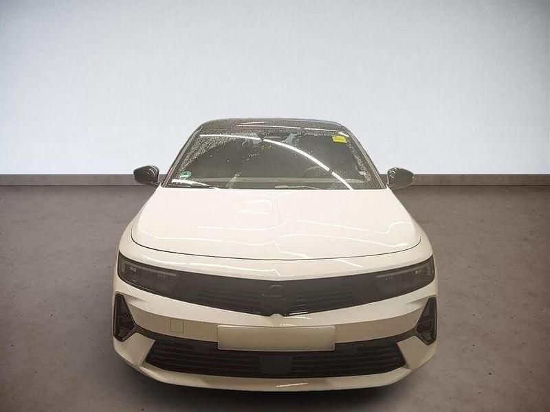 Gebraucht Opel Astra 131 PS (96 kW) 2025 Jade weiß/arktis weiß Kombi