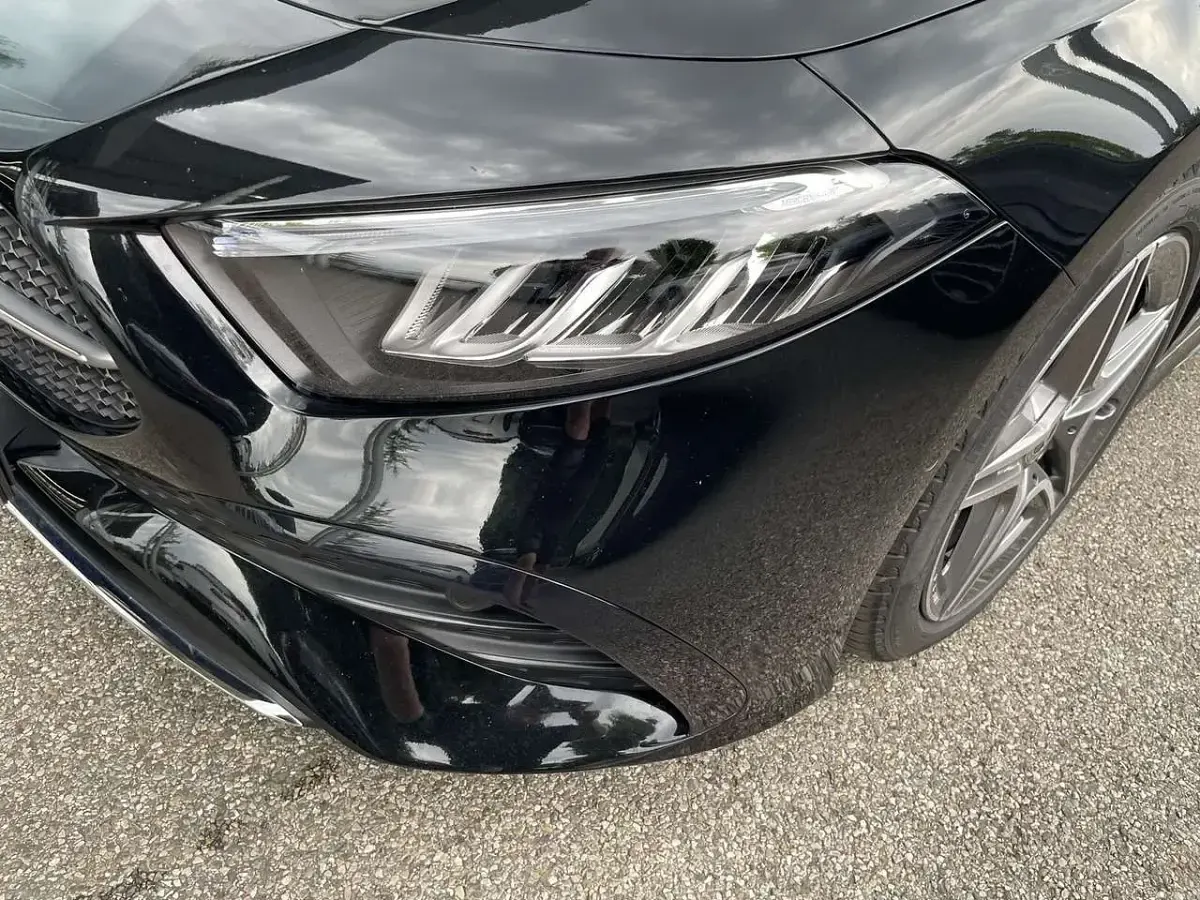 Gebraucht Mercedes A200 AMG 150 PS (110 kW) 2025 Lack kosmosschwarz Limousine