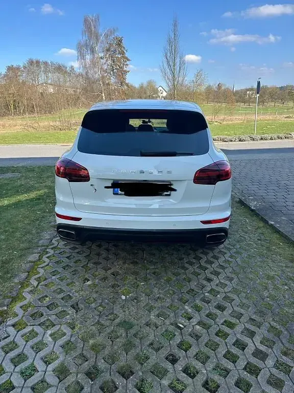 Second-hand Porsche Cayenne Platinum Edition 262 CP (192 kW) 2016 Alb SUV