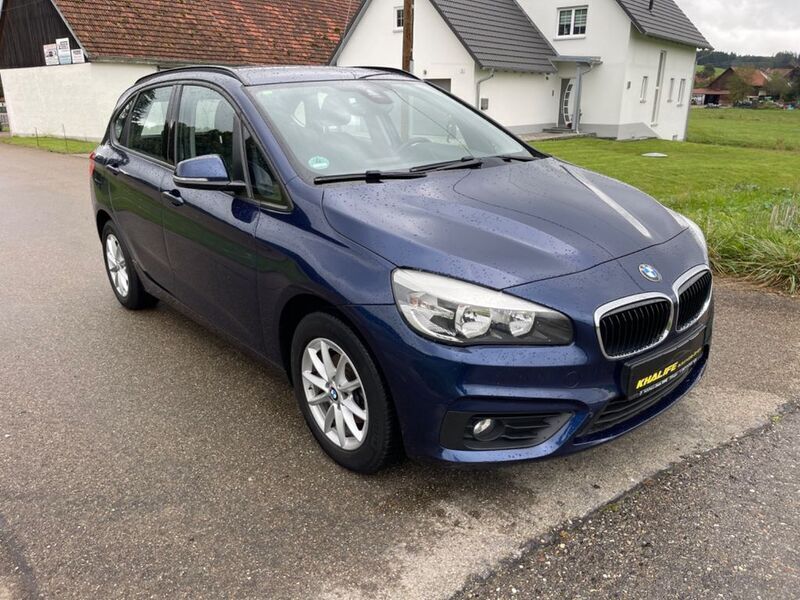 Gebraucht BMW 214 Active Tourer Basis 95 PS (69 kW) 2015 Blau Van / Kleinbus