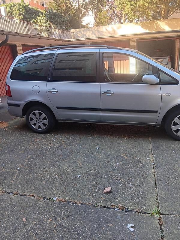 Gebraucht Ford Galaxy 131 PS (96 kW) 2004 Silber Van / Kleinbus