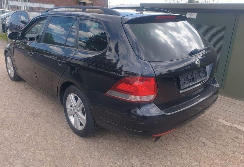 Gebraucht VW Golf VII Match 105 PS (77 kW) 2013 Schwarz Kombi