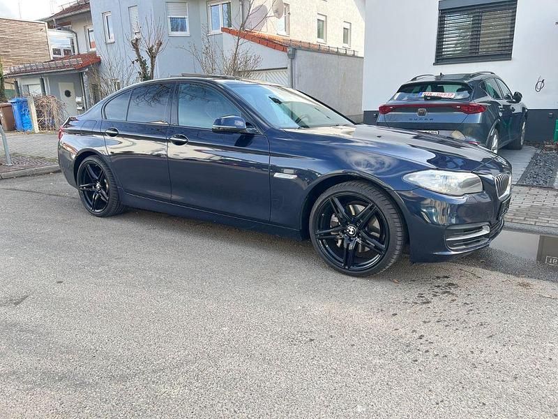 Gebraucht BMW 530 Performance 258 PS (189 kW) 2014 Blau Limousine