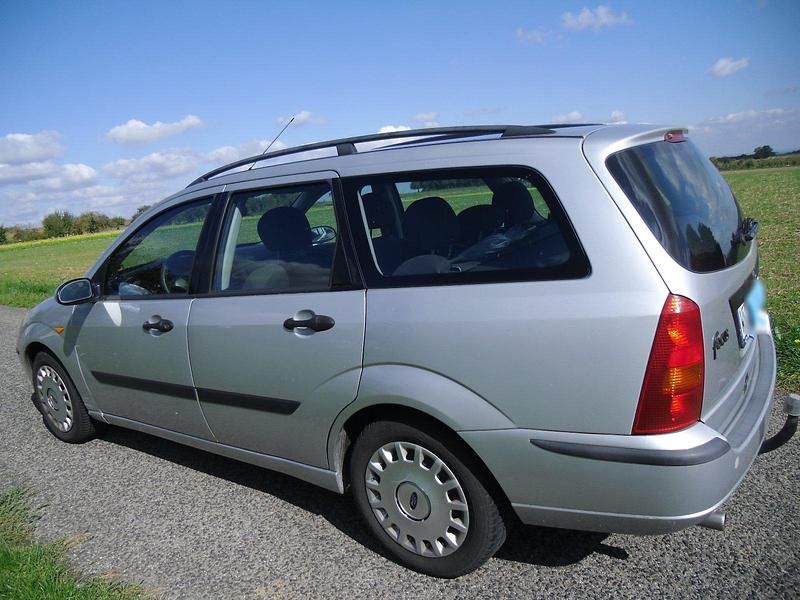 Gebraucht Ford Focus 115 PS (84 kW) 2004 Silber Kombi