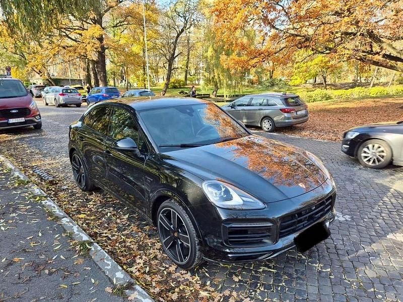 Schwarz Gebraucht 2023 Porsche Cayenne SUV | 99.900 € (Etwas zu teuer) - Bild 1/4