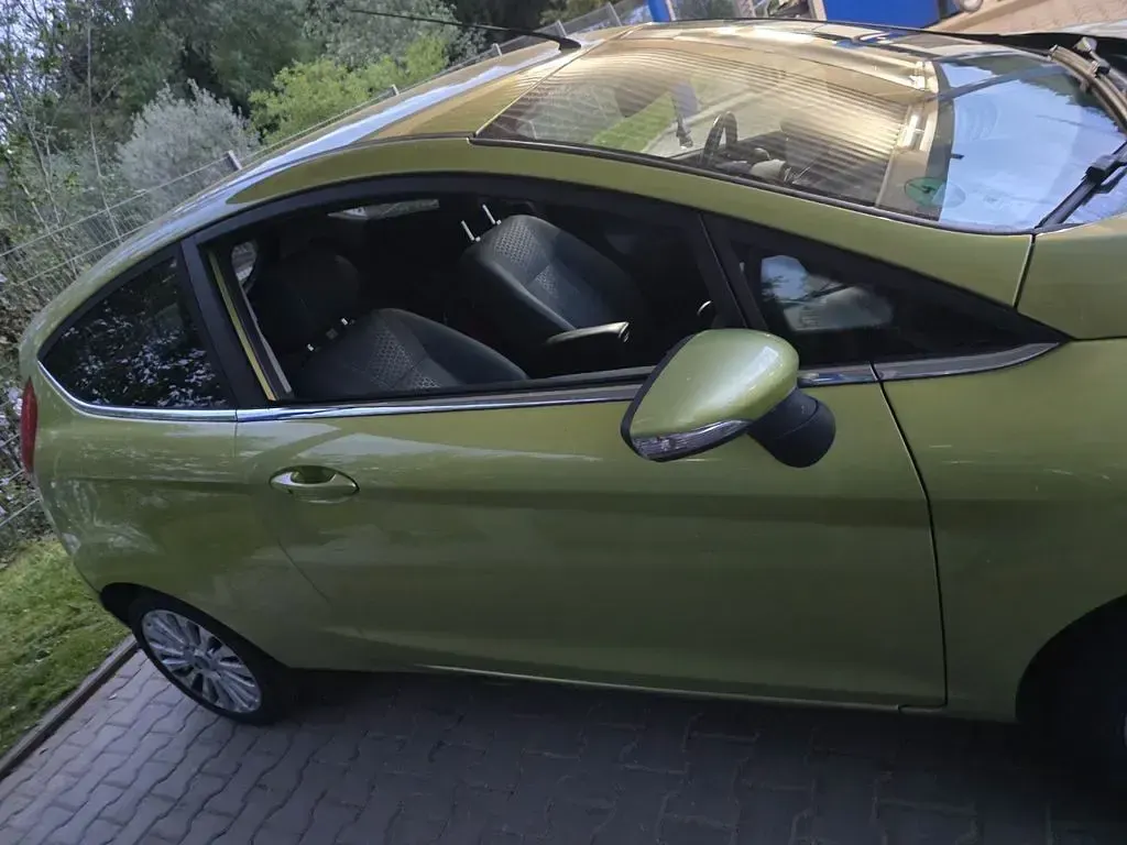 Gebraucht Ford Fiesta 97 PS (71 kW) 2010 Grün Limousine