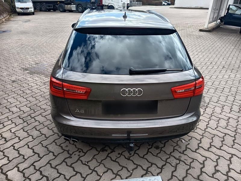 Gebraucht Audi A6 Ambiente 177 PS (130 kW) 2013 Grau Kombi