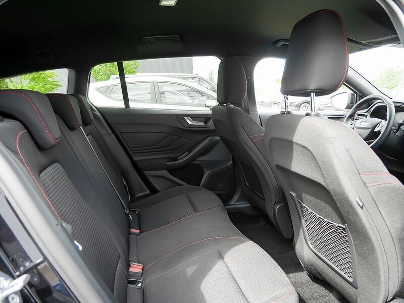 Gebraucht Ford Focus ST-Line 155 PS (114 kW) 2023 Schwarz / obsidianschwarz (metallic) Kombi