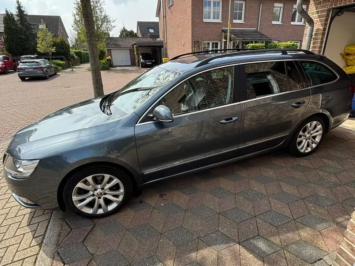 Gebraucht Skoda Superb Elegance 125 PS (91 kW) 2014 Kombi