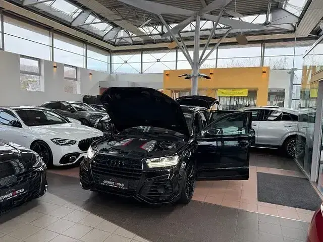 Gebraucht Audi SQ7 Ambiente 520 PS (382 kW) 2018 Orcaschwarz/deep black (metallic) SUV